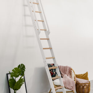 Metalen ladder MAX met houten treden en leuning | 36 cm breed | Hoogte 290 cm
